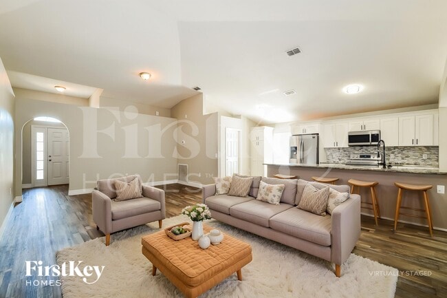 Photo - 637 Sunway Ln