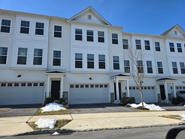 Photo - 226 Red Leaf Ln