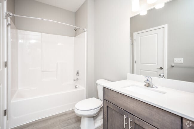 1BR, 1BA - 744-753 SF