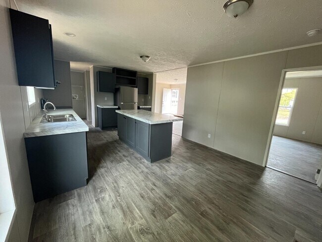 Photo - 307 Marcus Ln House