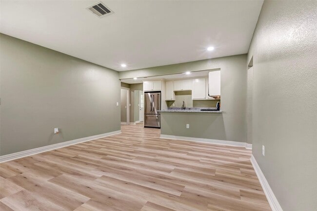 Photo - 5955 Bellfort Ave