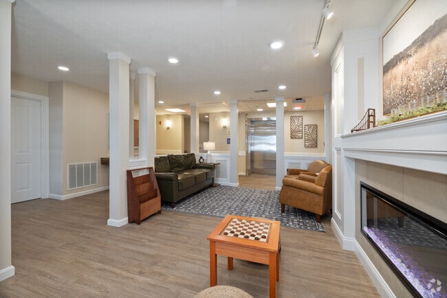 1BR, 1BA - Lobby