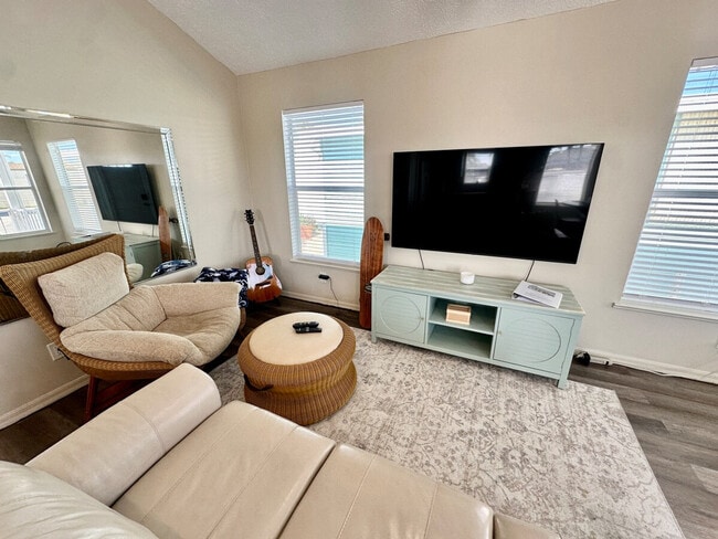 Photo - 146 Nettles Blvd Unidad SI ID1537513P