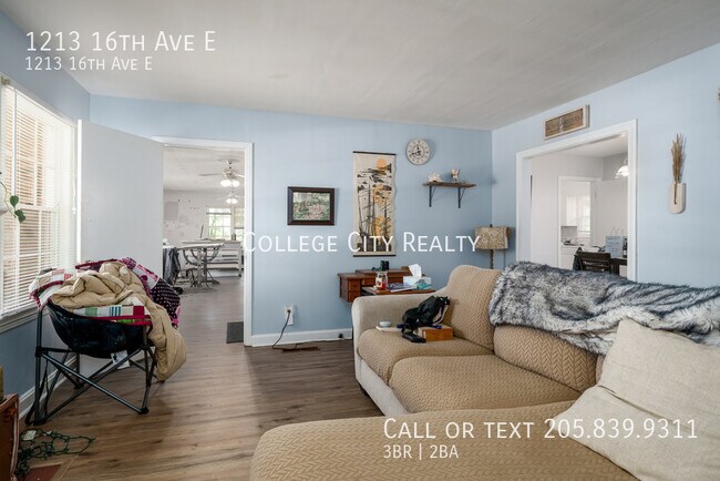 Photo - 1213 16th Ave E