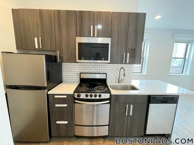 Building Photo - 11 Queensberry St