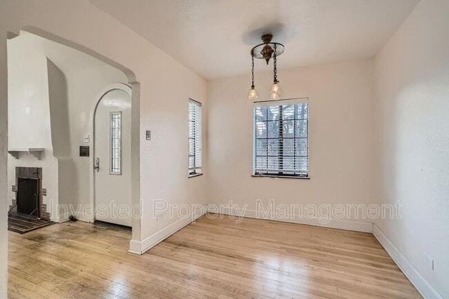 Photo - 2501 York St