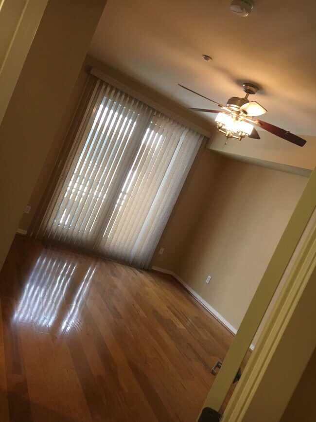 Photo - 2949 Glascock St Unidad 2949