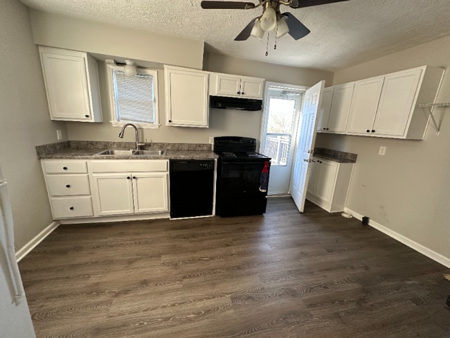 Photo - 4610 Picadilly Ave