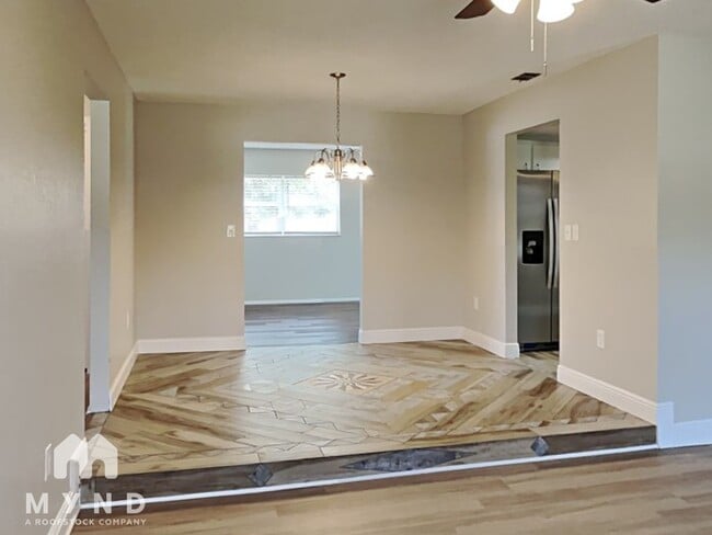 Photo - 2040 De Carlo Ave