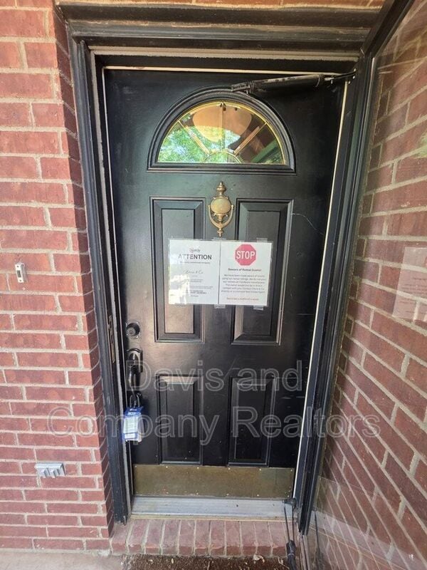 Photo - 5203 Canadian Ave
