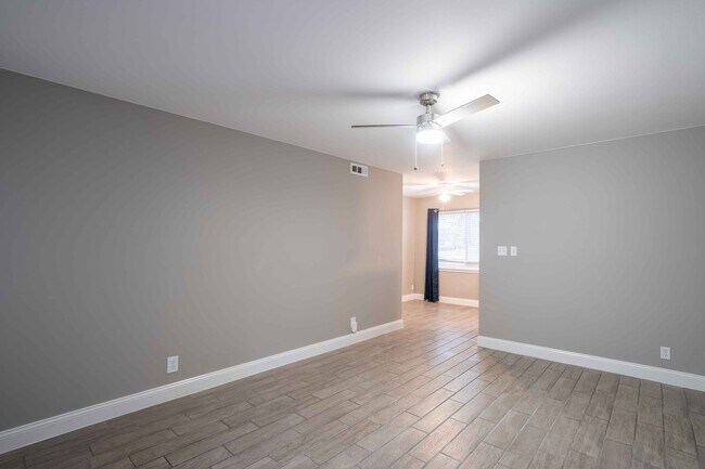 Photo - 1 Bed / 1 Bath Apartment in Midtown!