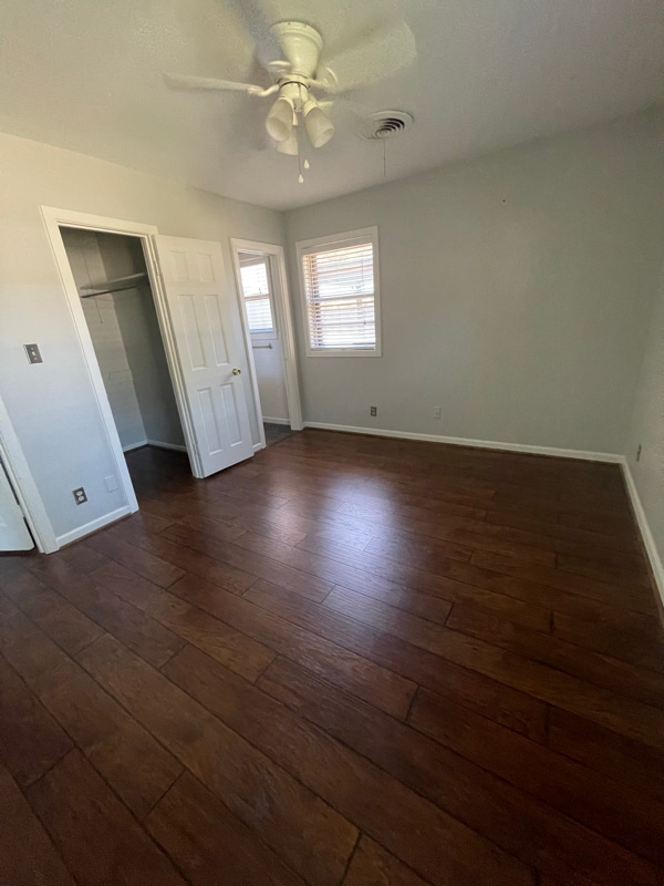 Photo - 2305 Linwood Ln