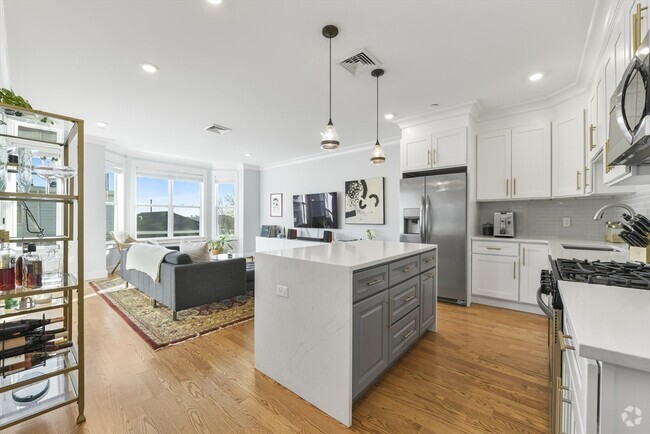 Building Photo - 236 Lexington St Unit 3 Rental