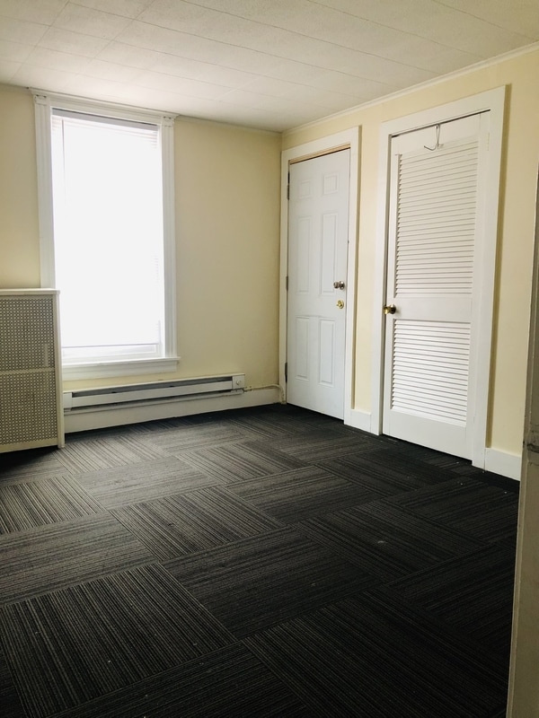 Building Photo - 1300 N 11th St Unit Apt. 2
