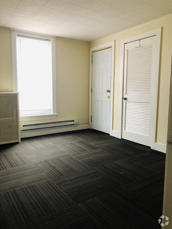 Building Photo - 1300 N 11th St Unit Apt. 2
