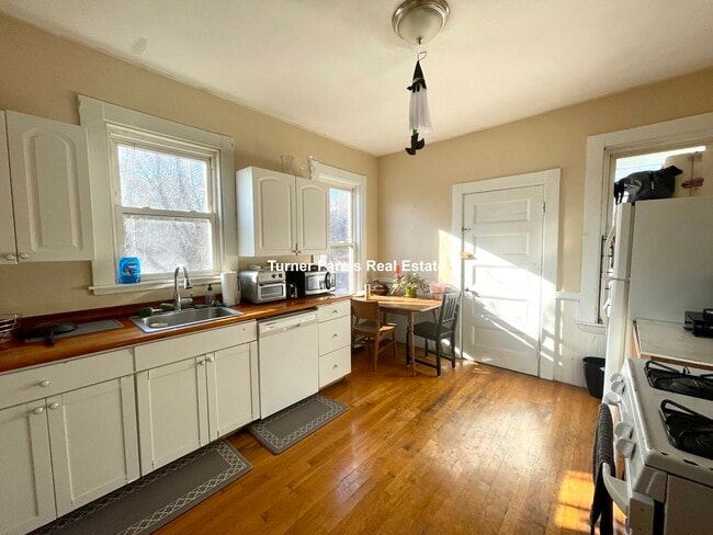 Photo - 803 Parker St Unit 3