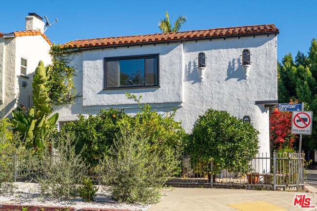 Photo - 502 N Sweetzer Ave