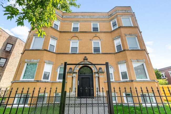 Building Photo - 7753 S Morgan St Unit 3