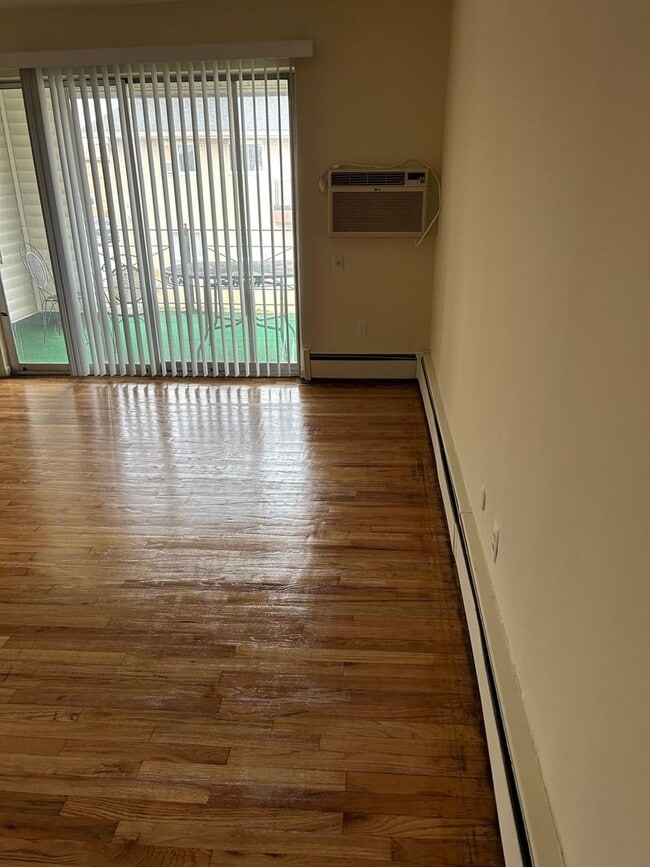 Photo - 29206 Longview Ave