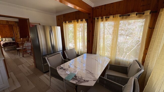 Photo - Cozy Meets Modern – Beautifully Upgraded Cabin in the Pines