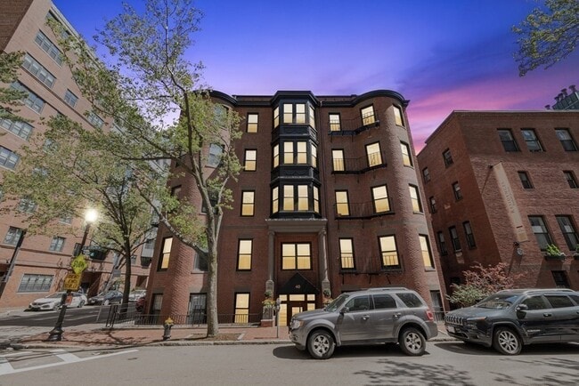 Building Photo - 40 St Botolph St Unit 47B
