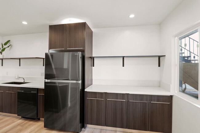 Photo - 2561 W Ave 30 Unidad 7