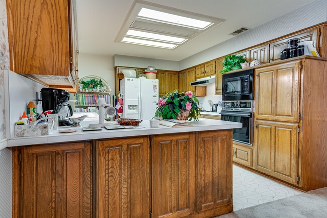 Photo - 5130 Vicki St