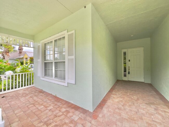 Photo - 146 NW Pleasant Grove Way
