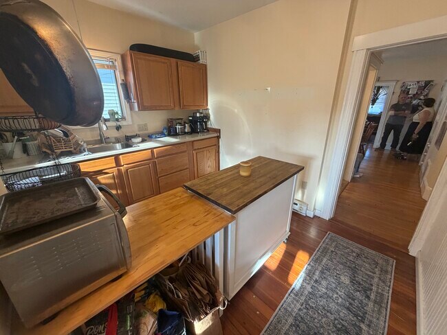 Photo - 127 Hillsdale Rd Unit APT2
