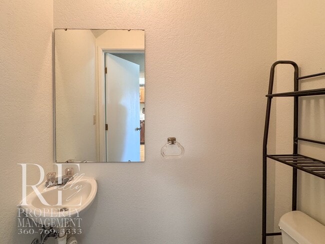 Photo - Bright End-Unit Townhome with Loft, Fireplace & Wooded Balcony