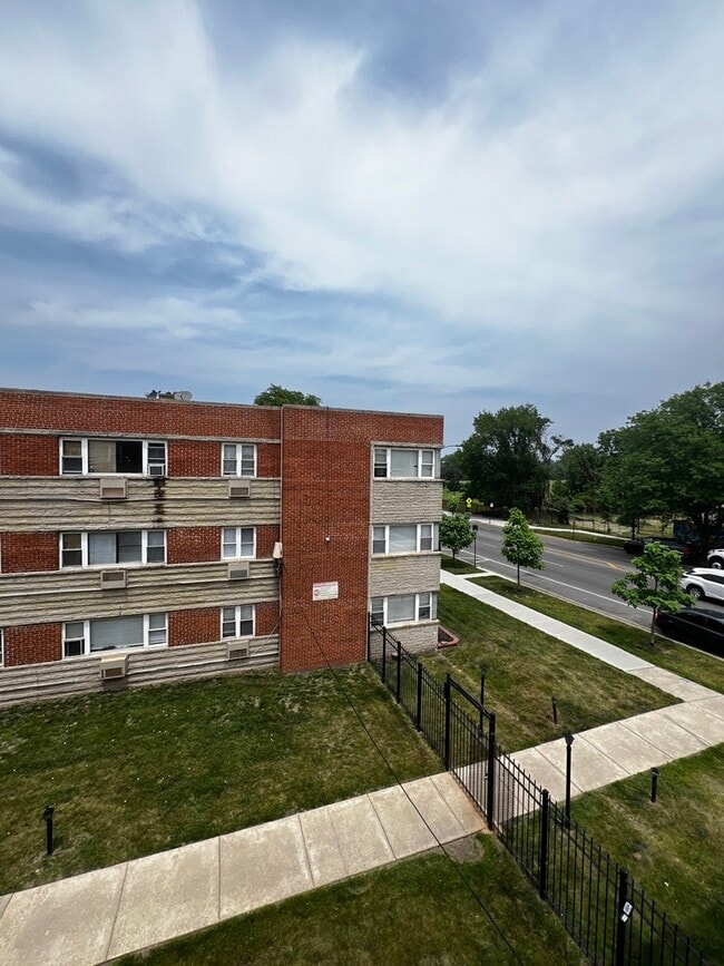 Photo - 2405 W Balmoral Ave Unidad 3A Rental