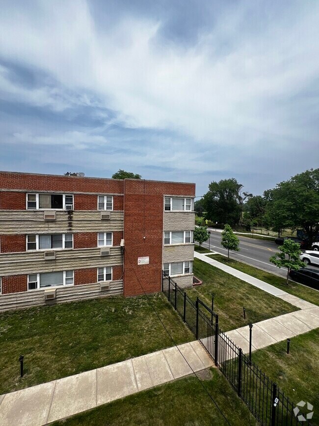 Building Photo - 2405 W Balmoral Ave Unit 3A Rental