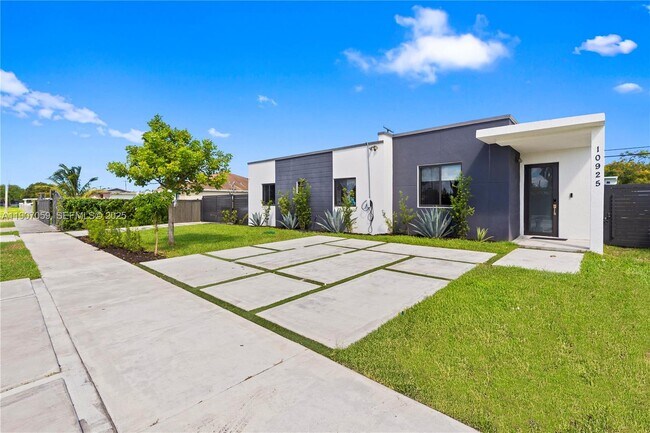 Photo - 10925 SW 218th Terrace