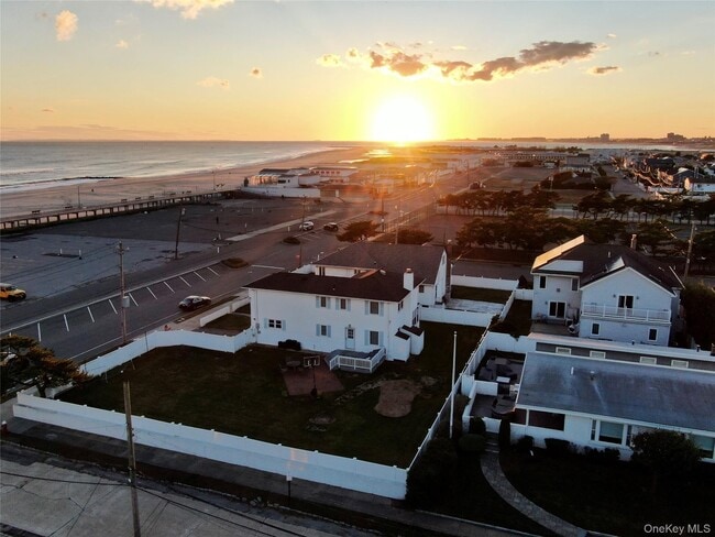 Building Photo - 2000 Ocean Blvd