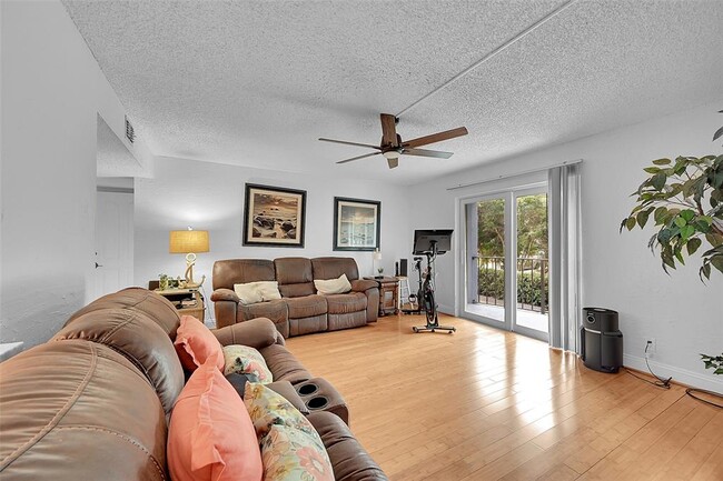 Photo - 3909 N Ocean Blvd Unidad 108 Rental