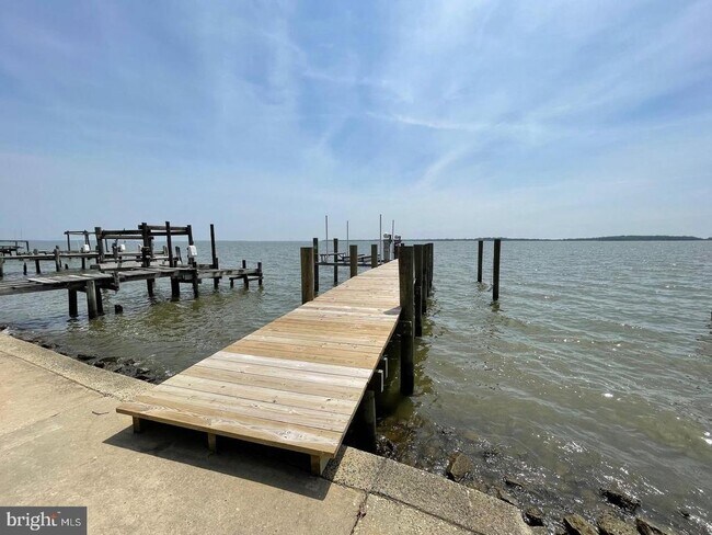 2513 Barrison Point Rd