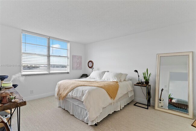 Photo - 6770 Indian Creek Dr Unit 5K