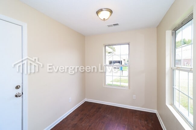 Photo - 4855 Royal Run Dr