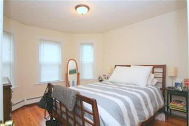 Photo - 389 Columbia St