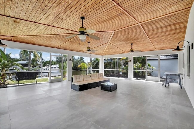 Photo - 15180 Lyneburg Ave