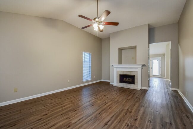 Photo - 5580 Kaitlyn Dr E