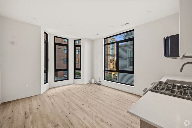 Building Photo - 6 National St Unit 2 Rental