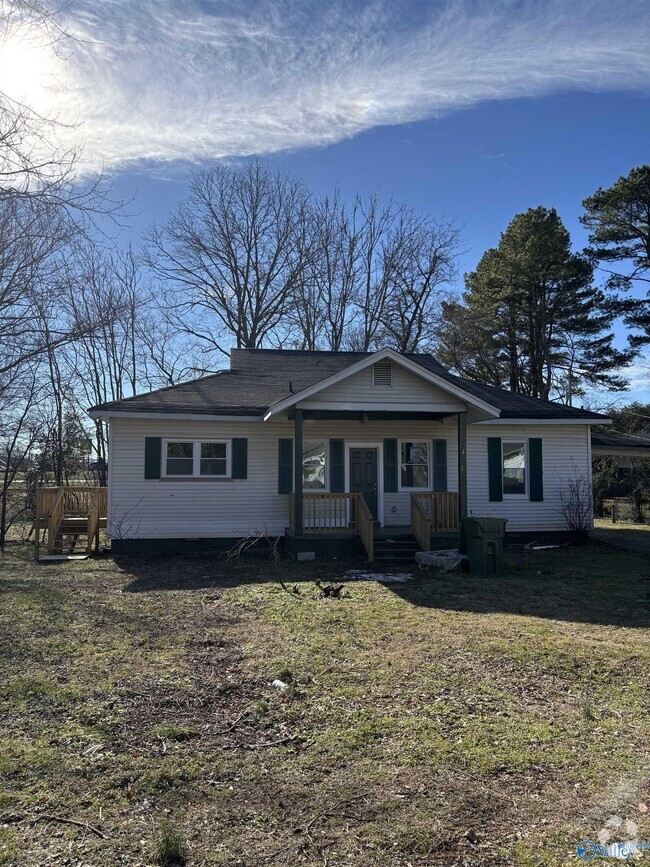 Building Photo - 506 Forrest Cir NE Rental