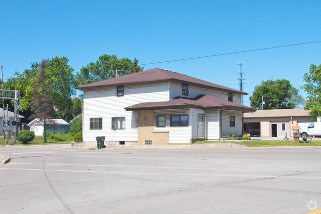 Photo - 1023 Lawe St Apartments