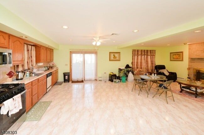 Photo - 121 Frederick Ave Unit 2