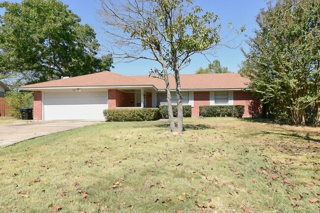 Photo - 1208 Yellowstone St