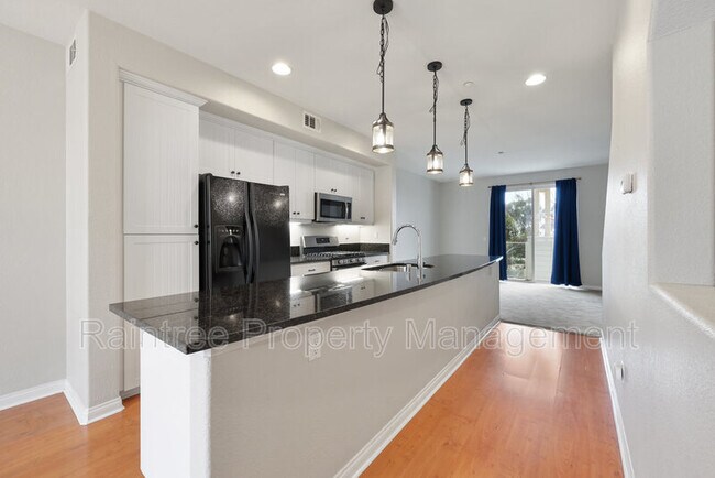Photo - 815 Harbor Cliff Way Unit 246