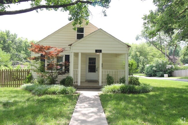 Building Photo - 2 Bedroom 1 Bath Home In Fairway KS