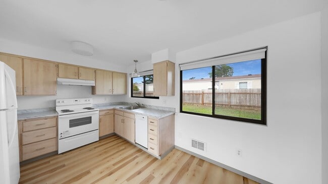 Photo - 3 Bed 1 Bath - Remodeled - Pet per Approva...