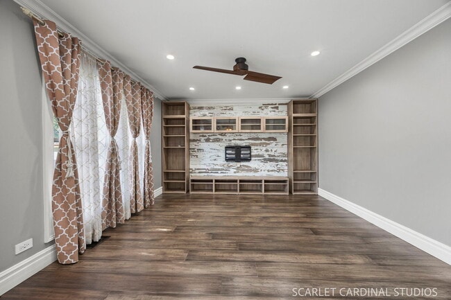 Photo - 309 Newport Ln